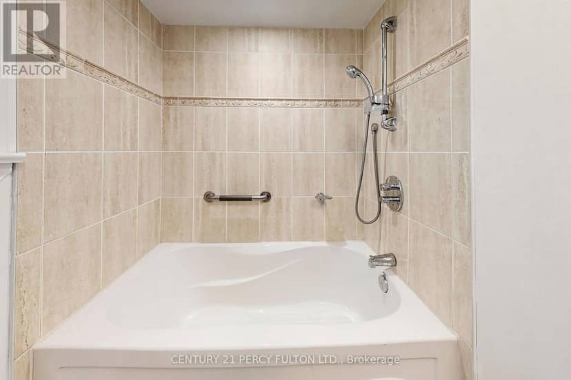 8 Wallbridge Court — photo 17 of 40