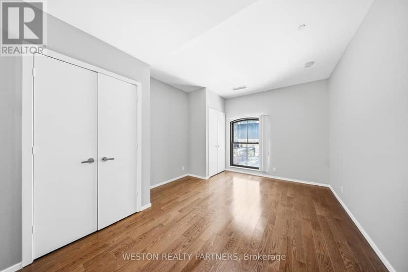 208 - 5 St Joseph Street, Toronto, photo 3