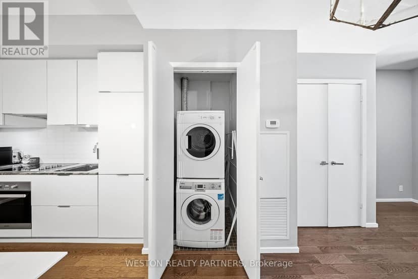 208 - 5 St Joseph Street, Toronto, photo 7