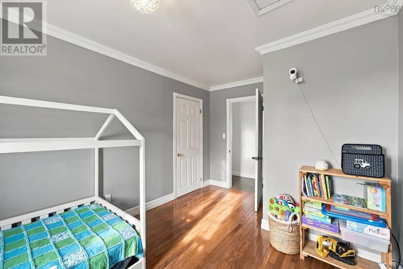 63 Dixon Road — photo 10 of 37