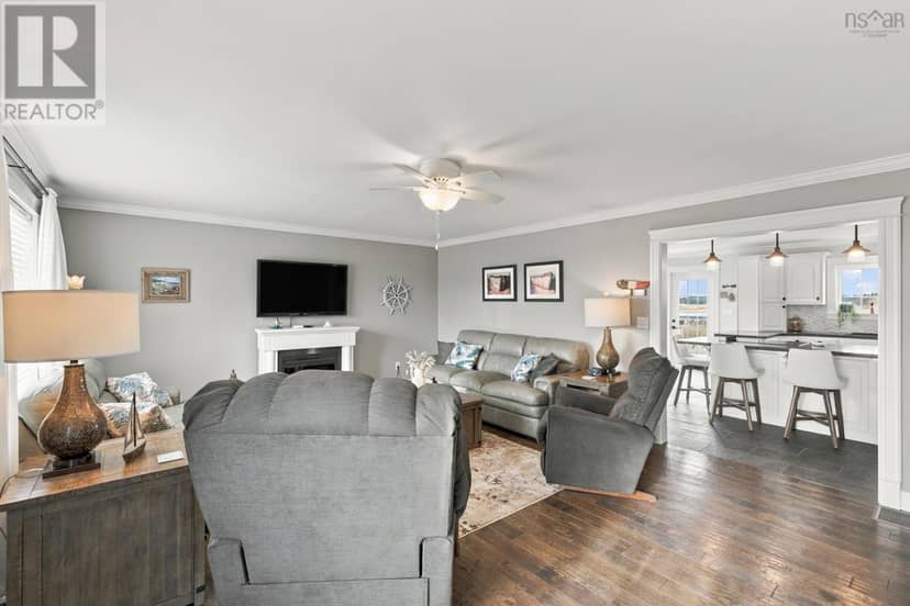 63 Dixon Road — photo 14 of 37