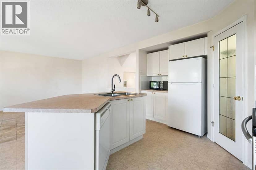 87 Citadel Meadow Grove NW — photo 12 of 40