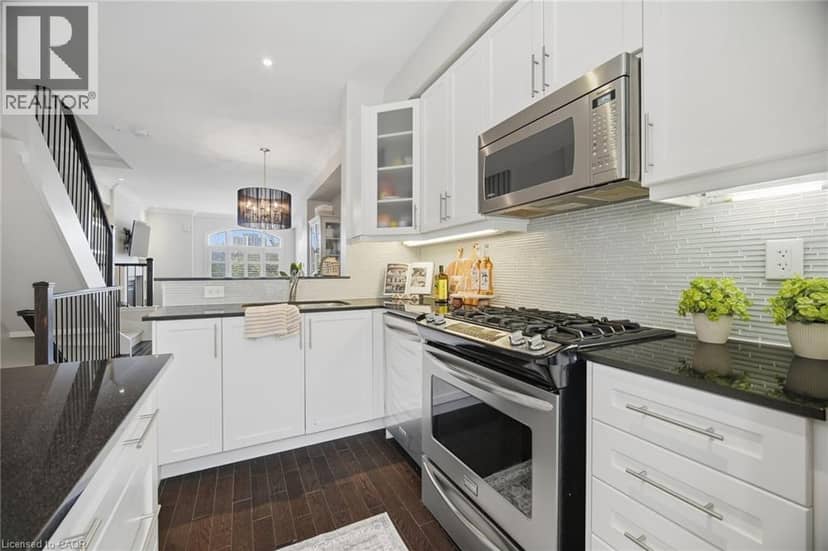1860 BURNHAMTHORPE Road E — photo 10 of 40