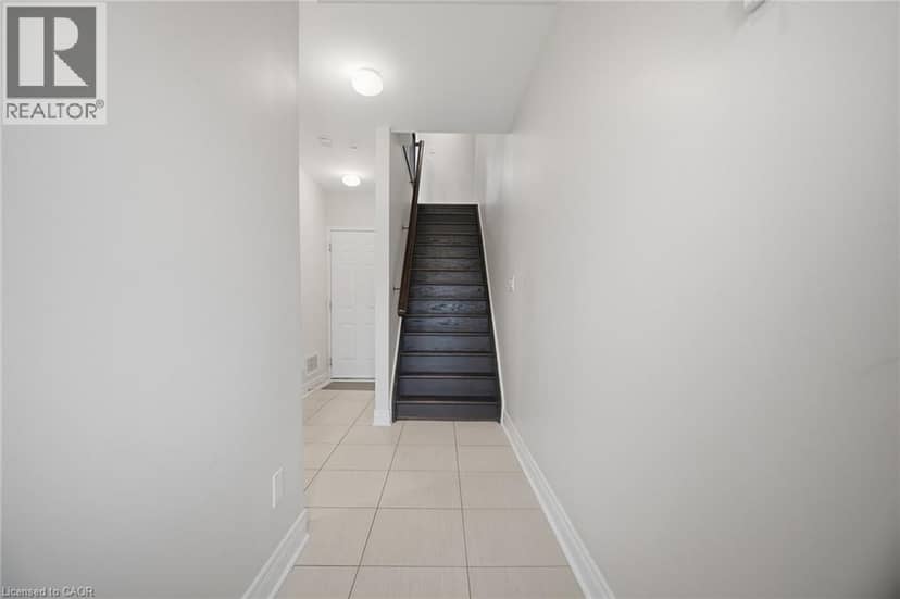 1860 BURNHAMTHORPE Road E — photo 5 of 40