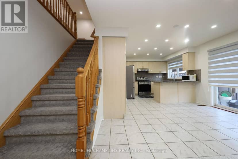 38 Bobolink Avenue, Toronto, photo 8