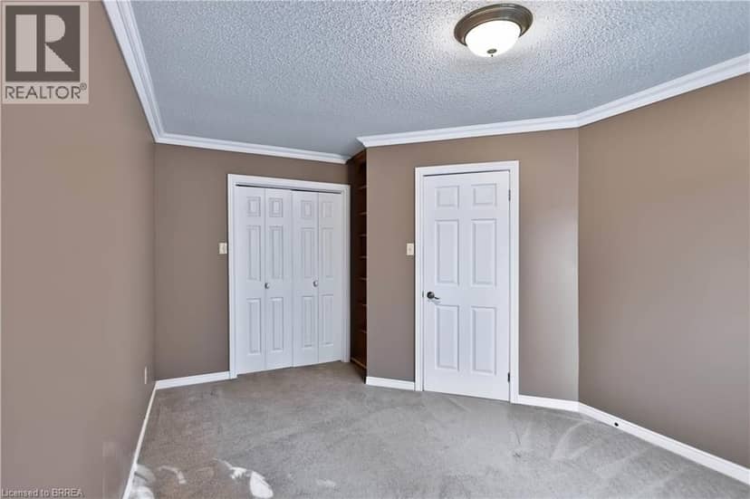 7 CHARLTON Drive — photo 15 of 40