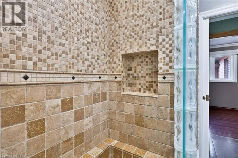 7 CHARLTON Drive — photo 20 of 40