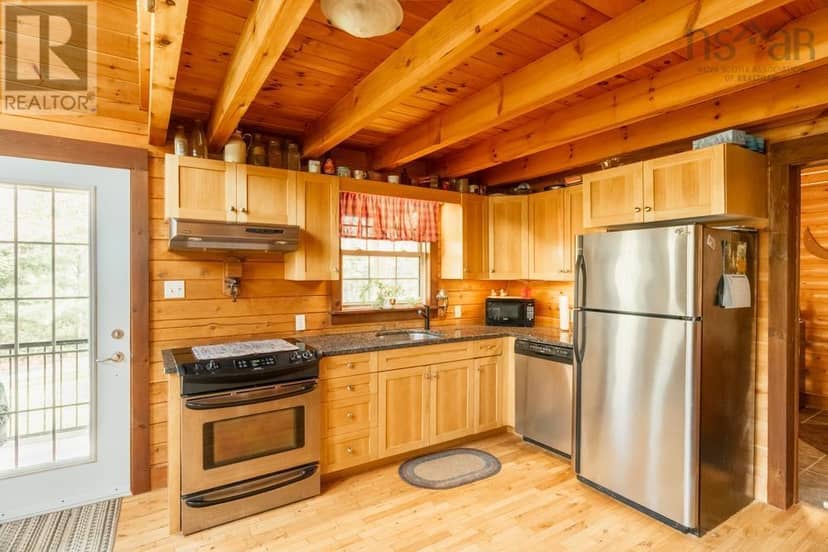202 Lakecrest Drive — photo 14 of 23