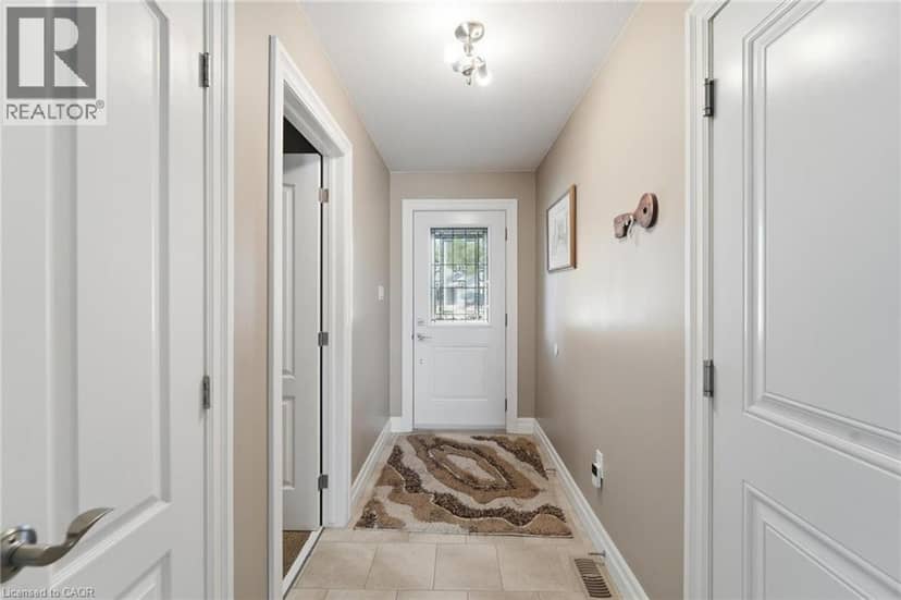 10 NYAH Court, Tiverton, photo 4