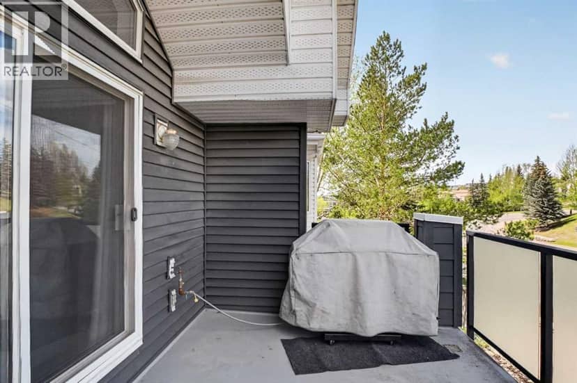418, 10 Sierra Morena Mews SW — photo 25 of 40