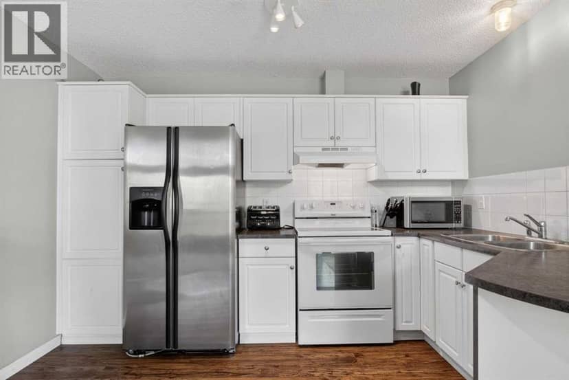 418, 10 Sierra Morena Mews SW — photo 15 of 40