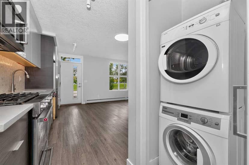 2102, 95 Burma Star Road SW, Calgary, photo 5