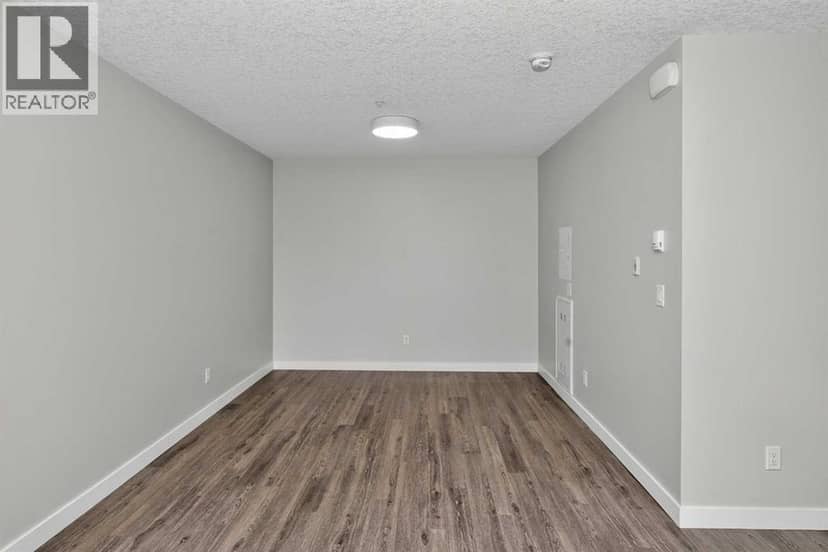 2102, 95 Burma Star Road SW, Calgary, photo 4