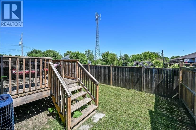 10 EMILY Street — photo 37 of 40