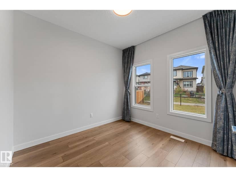 5738 Cautley Cr SW — photo 13 of 40