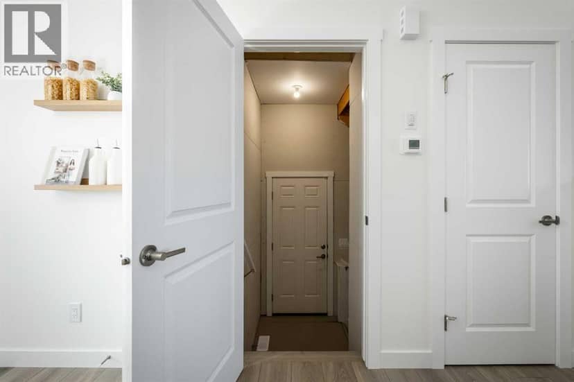 978 Edgefield Avenue — photo 16 of 29