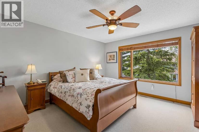 187 Hampshire Close NW — photo 30 of 40