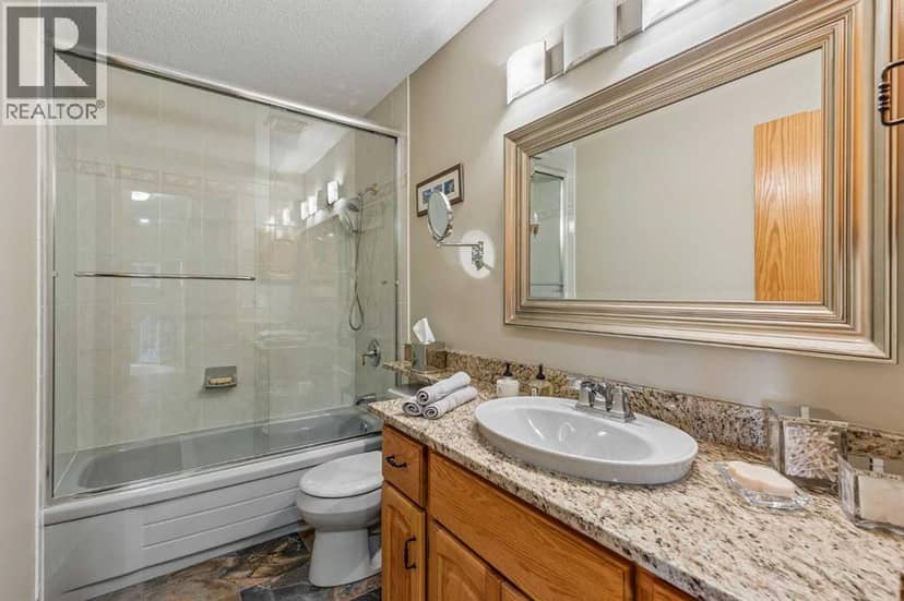 187 Hampshire Close NW — photo 38 of 40
