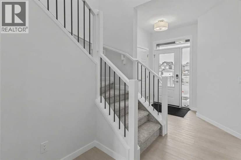 1545 Chinook Gate Drive SW, Airdrie, photo 2