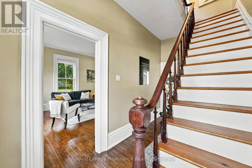 87 Bloomfield Main Street, Prince Edward County, photo 7