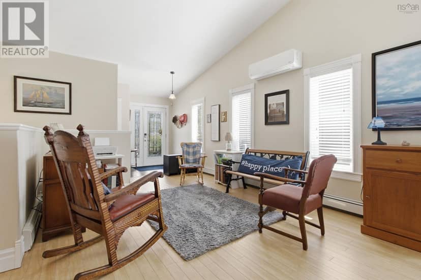 34 Etna Street — photo 5 of 40
