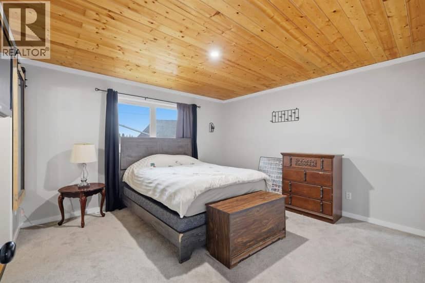 5121 52 St Court — photo 16 of 40