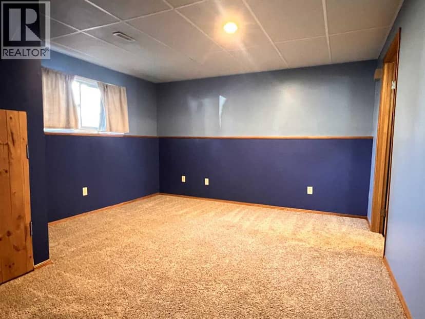 63 Mclevin Crescent — photo 14 of 38