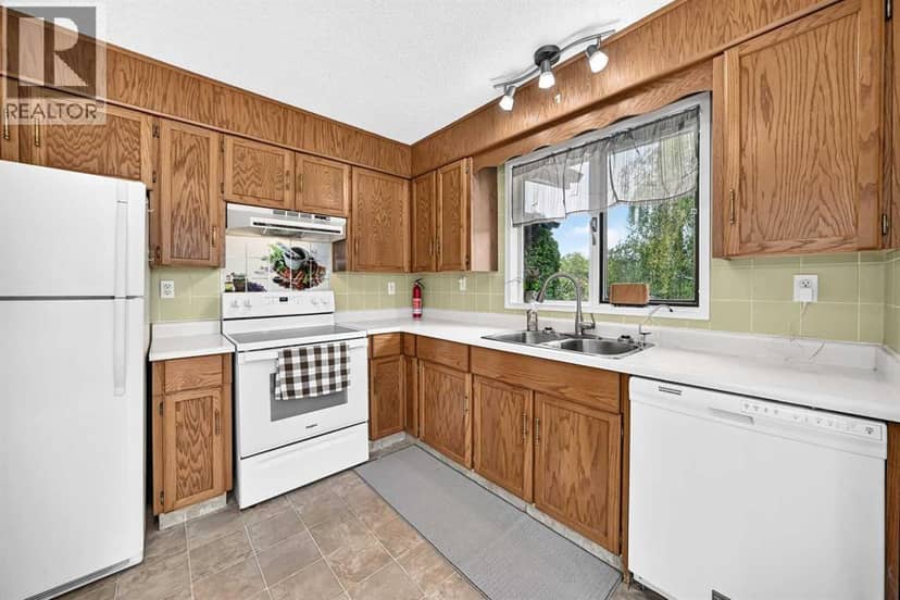 35 Cowan Close, Red Deer, photo 6