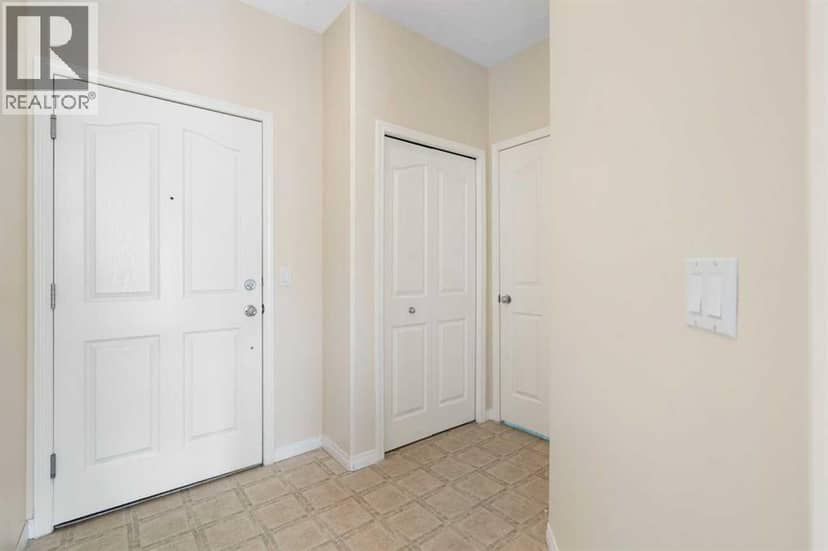422, 369 Rocky Vista Park NW, Calgary, photo 4