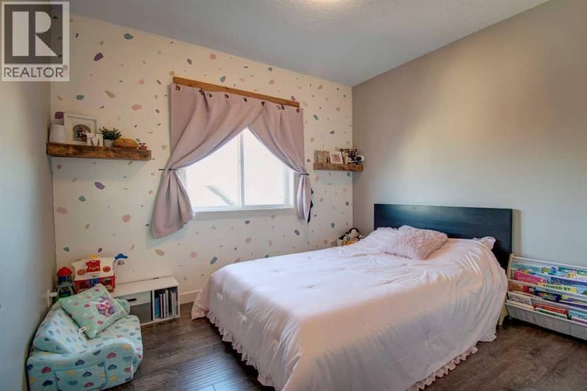685 West Highland Crescent — photo 17 of 32