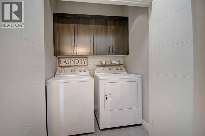 685 West Highland Crescent — photo 20 of 32