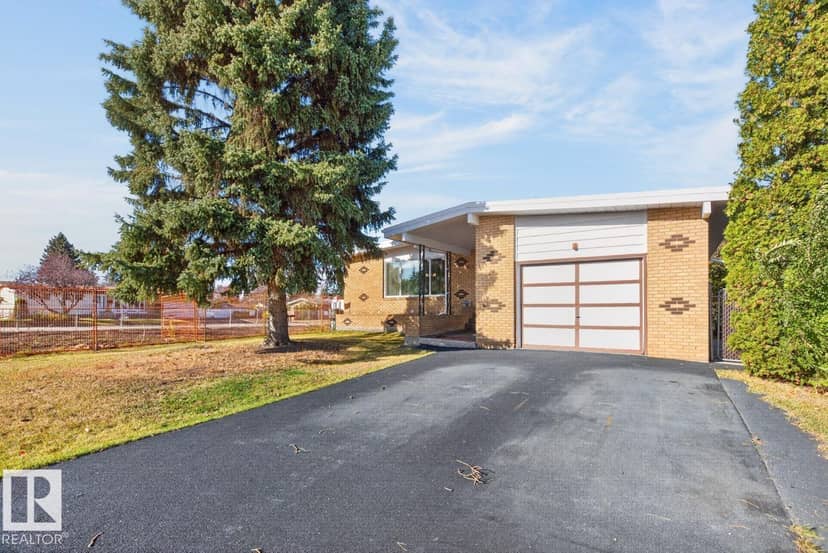 7016 86 AV NW, Edmonton, photo 2