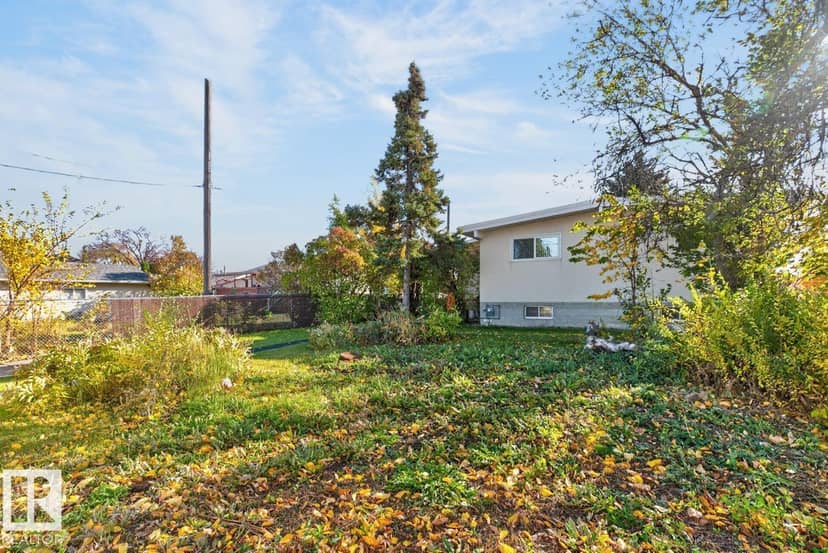 7016 86 AV NW — photo 23 of 40