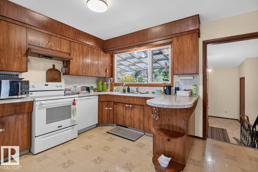 7016 86 AV NW, Edmonton, photo 7