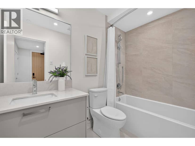 3300 Lakeshore Road Unit# 401 — photo 16 of 40