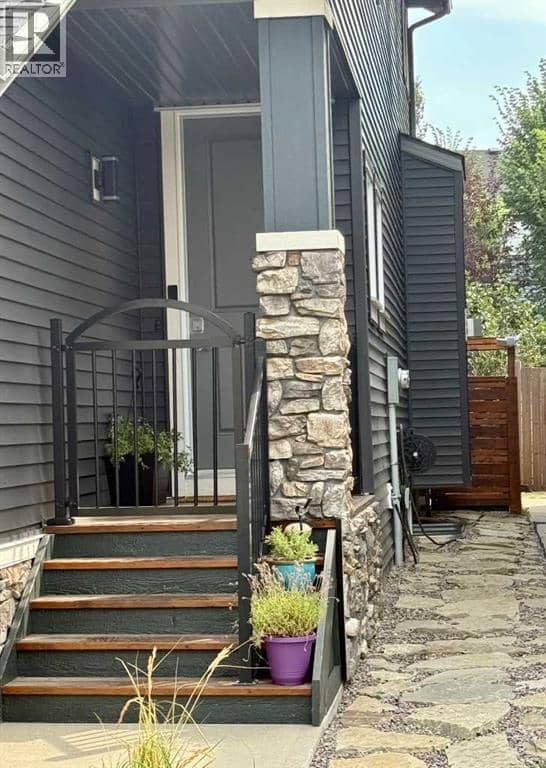 1155 Kings heights Way SE, Airdrie, photo 2