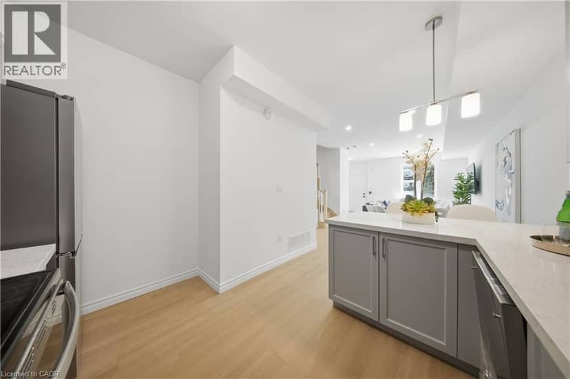 2 SLESSOR Boulevard Unit# 10 — photo 19 of 40