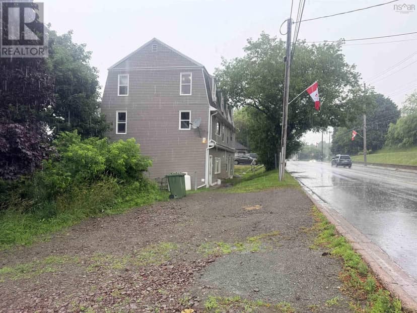 157 Main Street, Trenton, photo 3