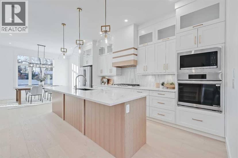 3538 43 Street SW — photo 14 of 40