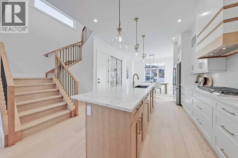 3538 43 Street SW — photo 13 of 40
