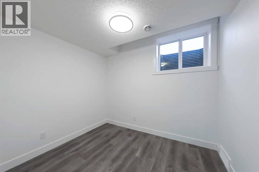 3538 43 Street SW — photo 38 of 40