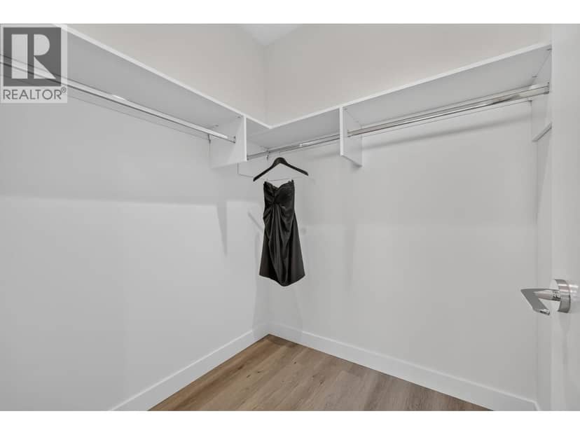 3300 Lakeshore Road Unit# 406 — photo 17 of 40