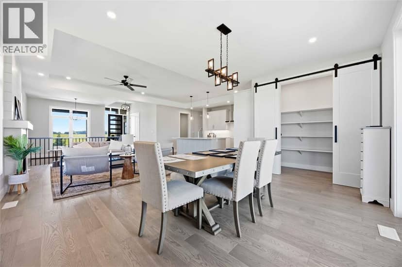 6927 Shoreside Drive — photo 11 of 40