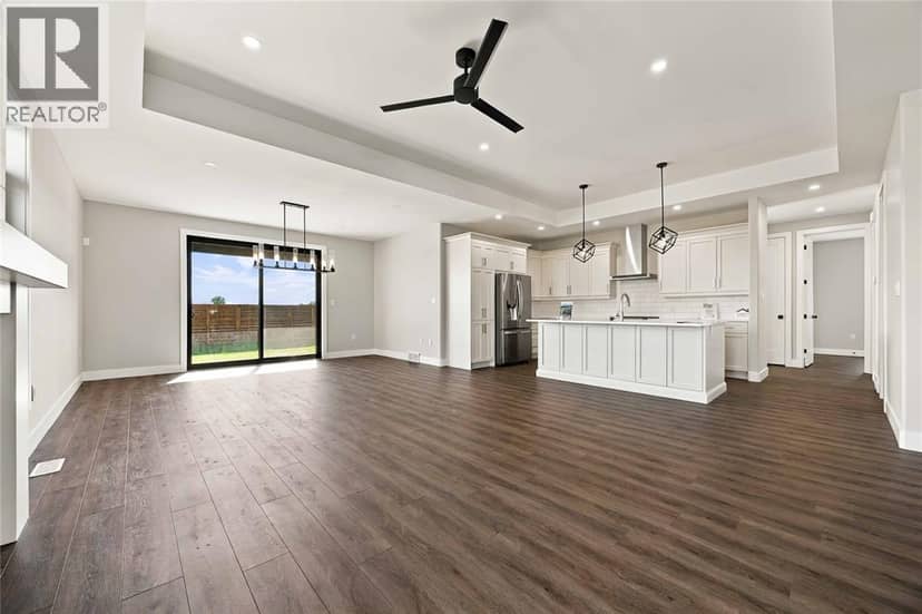 6747 Griffin Drive — photo 7 of 40