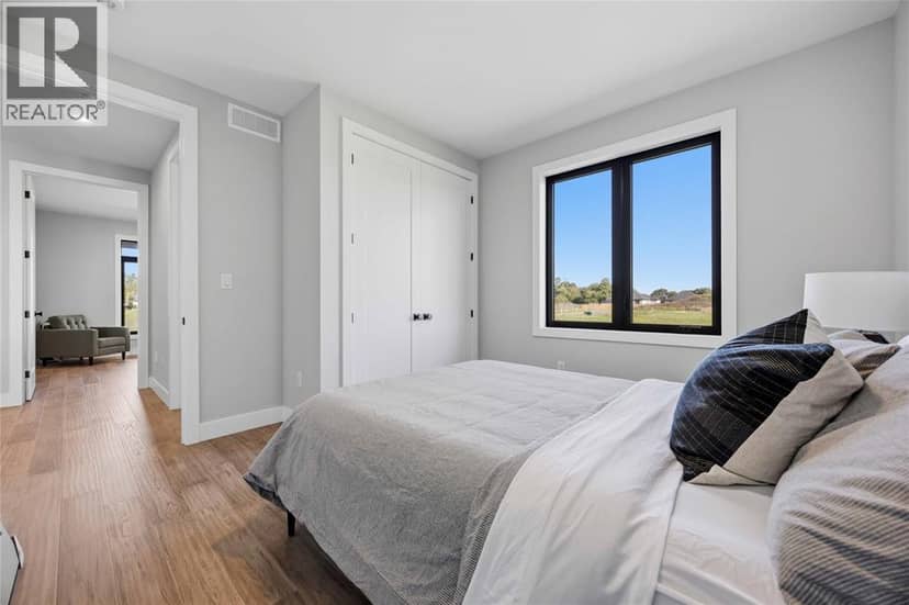 6936 Shoreside Drive — photo 16 of 40