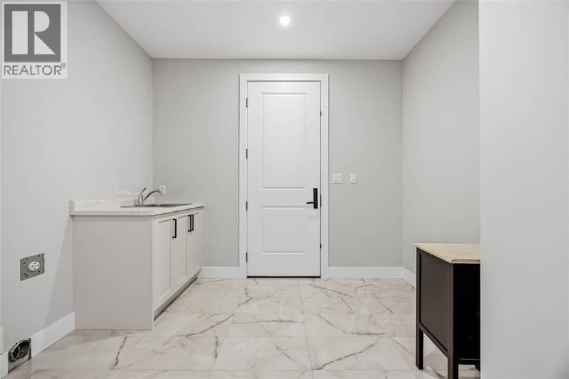 6936 Shoreside Drive — photo 18 of 40