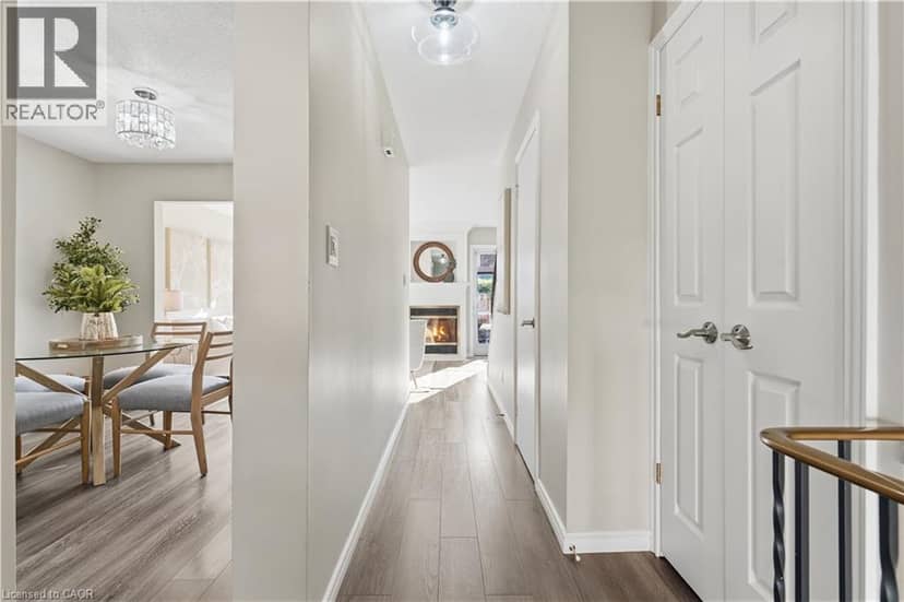 66 SUMMERCREST Drive Unit# 14 — photo 9 of 40