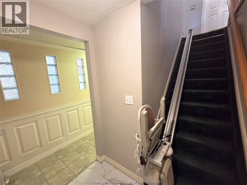 913 St George STREET — photo 21 of 40