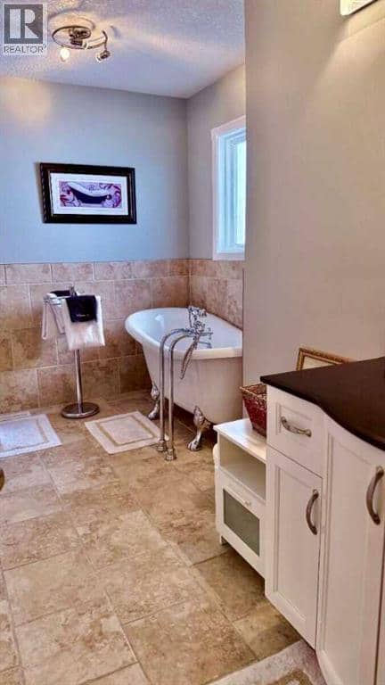 11 Hawkmount Heights NW — photo 27 of 40
