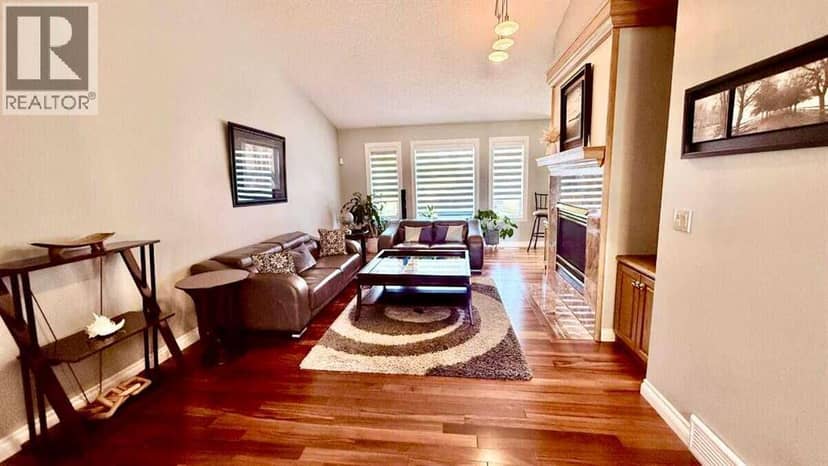 11 Hawkmount Heights NW — photo 9 of 40
